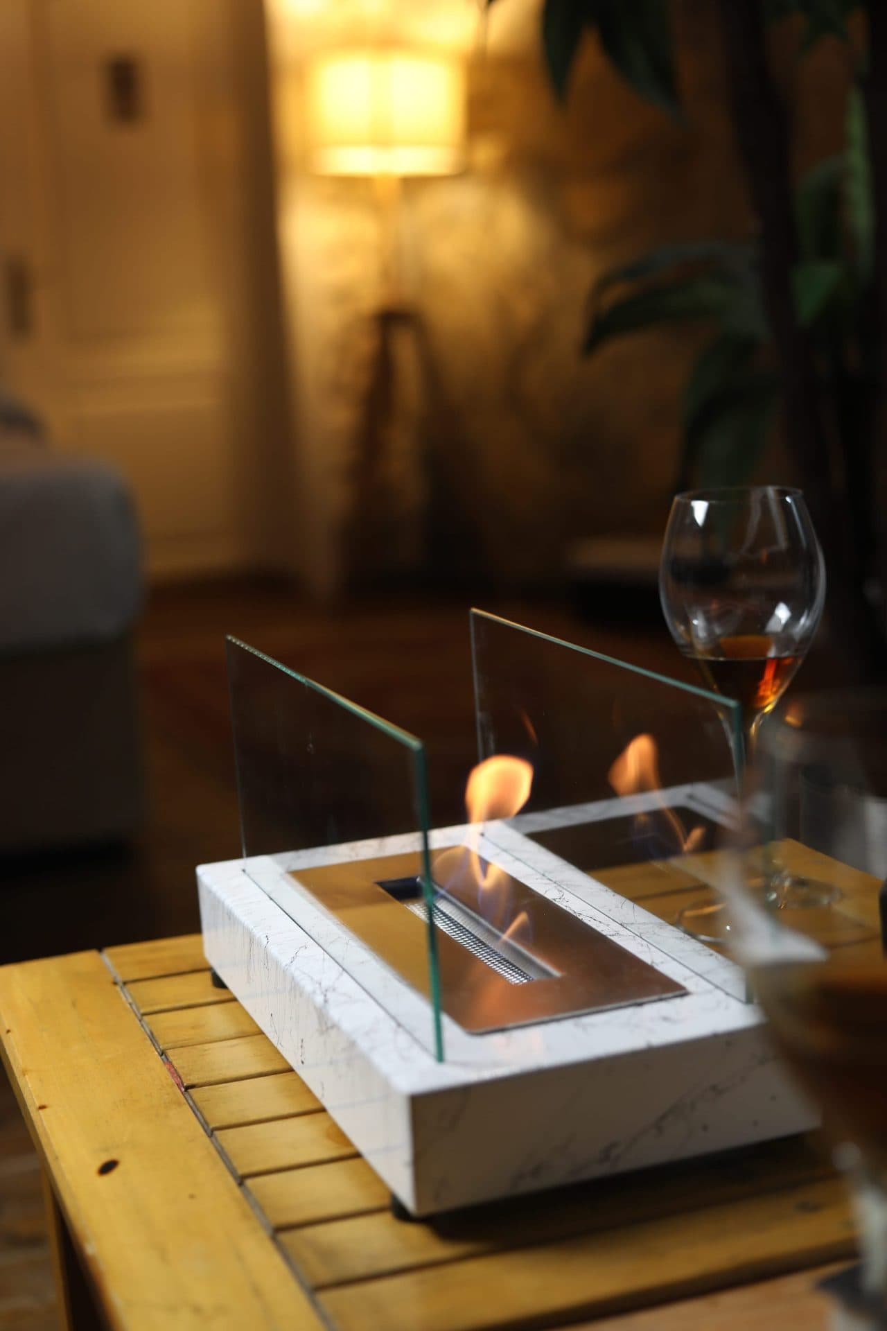 Lüx Mermer Desenli Masaüstü Şömine Beyaz Bioethanol Bacasız Şömine Modelleri ve Fiyatları - SS Concept