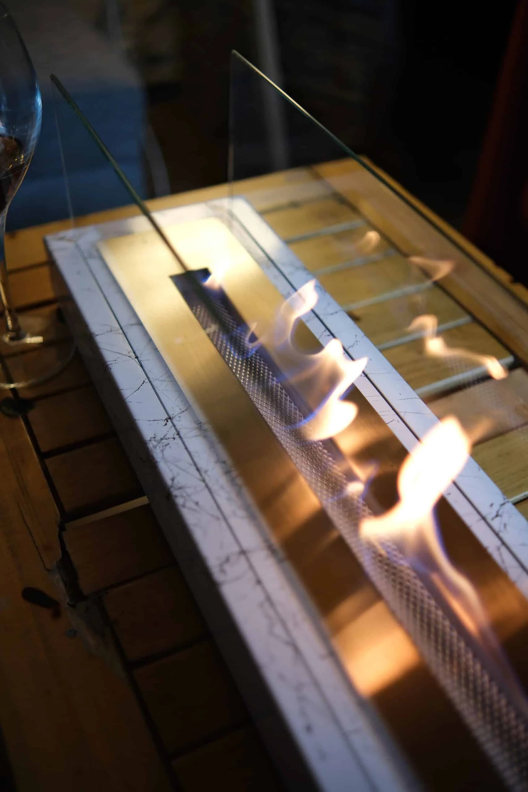 Lüx Mermer Desenli Büyük Masaüstü Şömine Beyaz Bioethanol Bacasız Şömine Modelleri ve Fiyatları - SS Concept