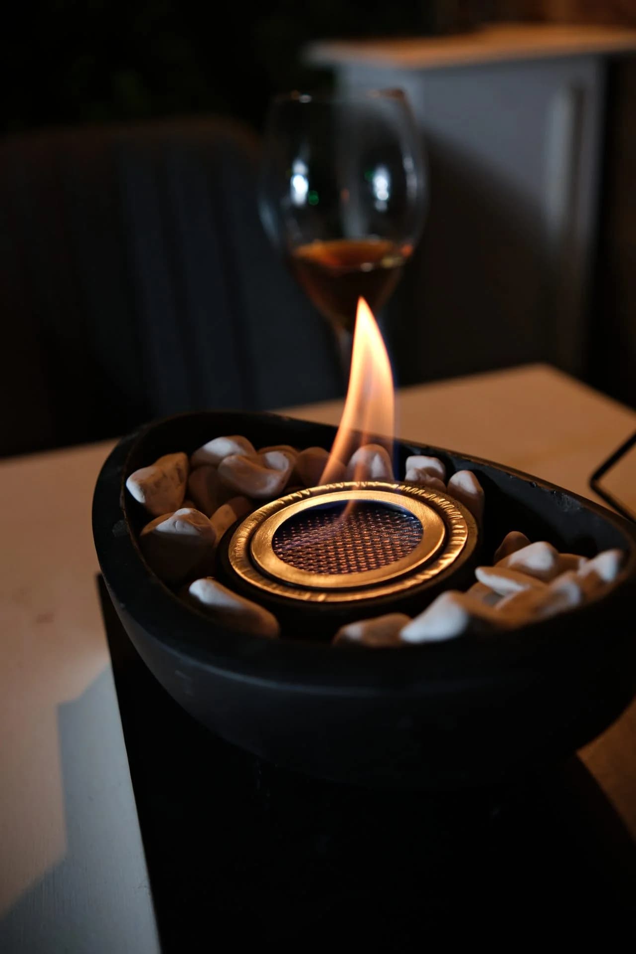 Beyaz Taşlı Modern Masaüstü Beton Şömine Siyah Bioethanol Bacasız Şömine Modelleri ve Fiyatları - SS Concept