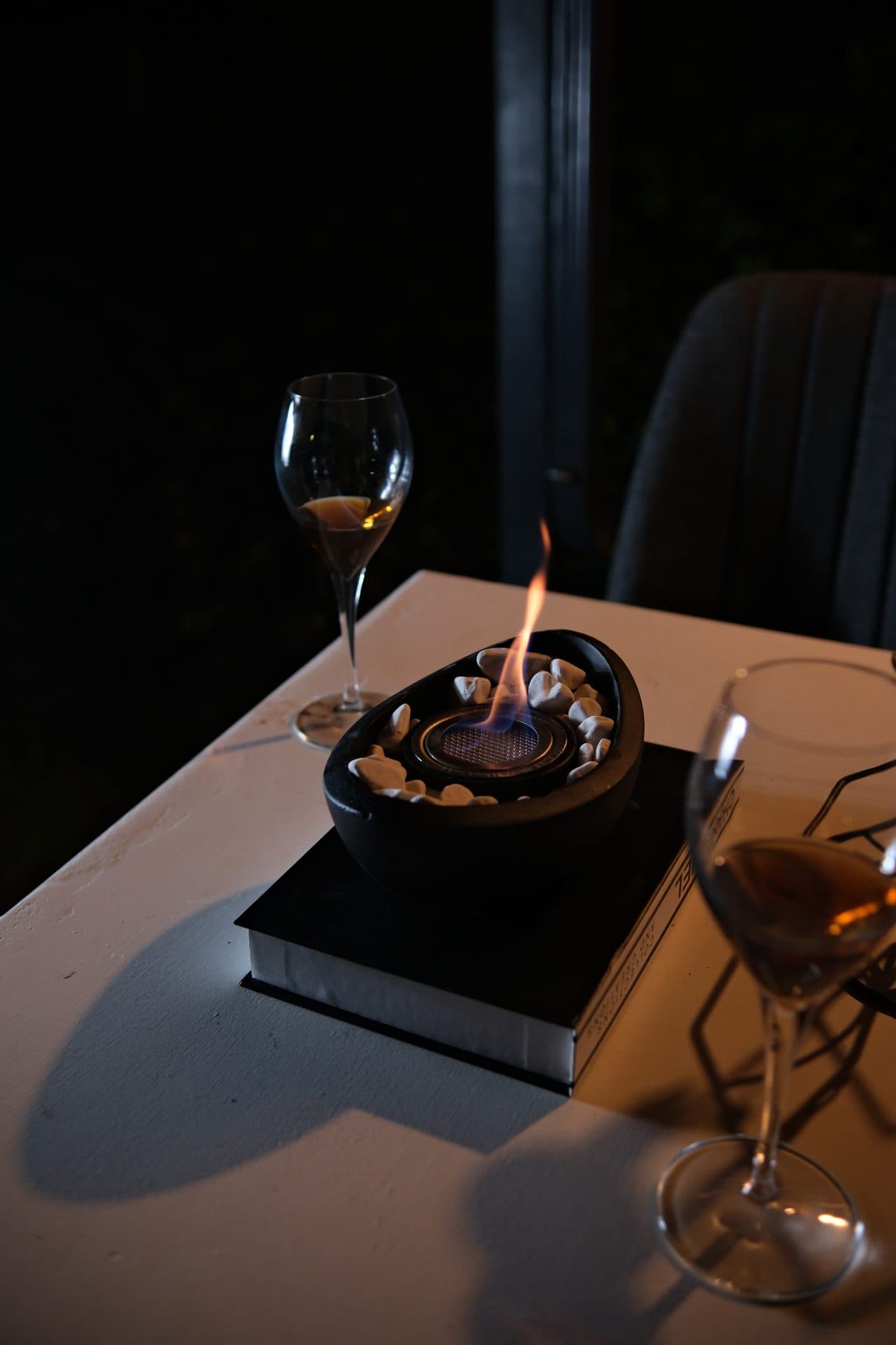 Beyaz Taşlı Modern Masaüstü Beton Şömine Siyah Bioethanol Bacasız Şömine Modelleri ve Fiyatları - SS Concept