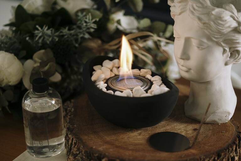 Beyaz Taşlı Modern Masaüstü Beton Şömine Siyah Bioethanol Bacasız Şömine Modelleri ve Fiyatları - SS Concept